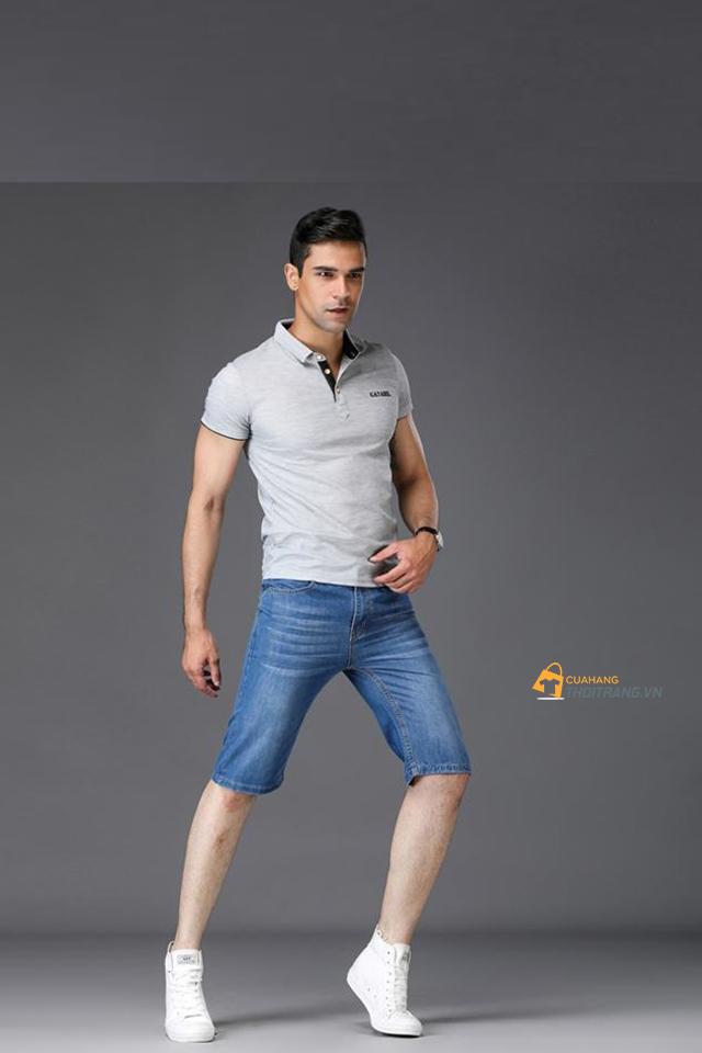 Phối áo polo với quần short jean